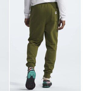 NWT The North Face Heritage Patch Jogger Sweatpants